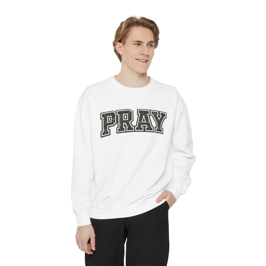 PRAY Vintage Sweatshirt - Image 3